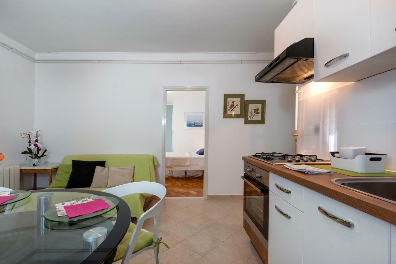 Apartments Ariana Pula Exterior photo